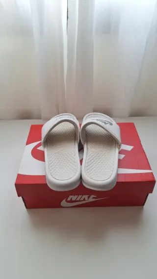 Chanclas Nike Blancas