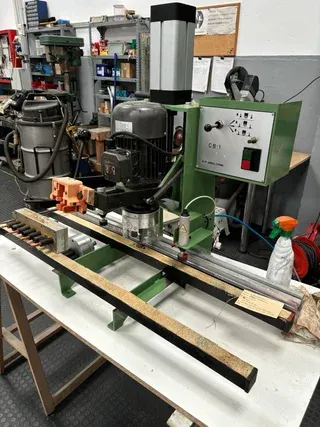 Bisagradora Neumática CB-1