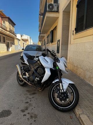 Kawasaki Z750 Blanca