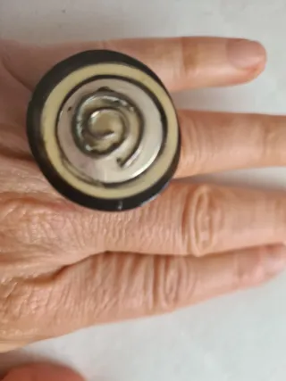 Anillo Cuerno y Plata Espiral