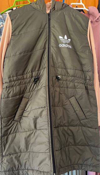 Chandal con chaleco Adidas verde oliva invierno