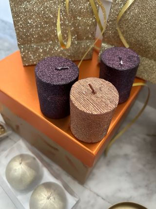 Adornos Navideños Dorados y Purpurina para árbol n