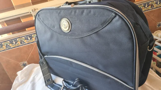 Maleta de mano azul y gris