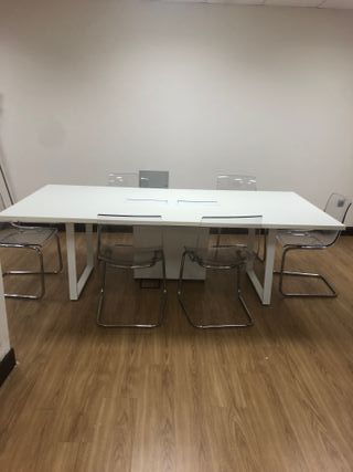 Mobiliario de oficina blanco