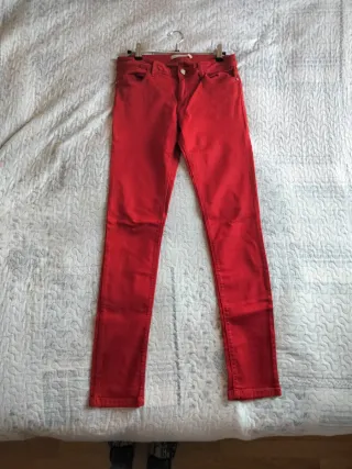 Pantalón vaquero rojo talla 38
