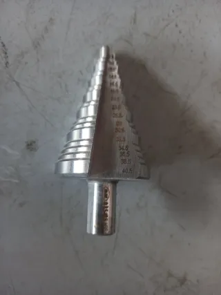 Blue Master broca escalonada