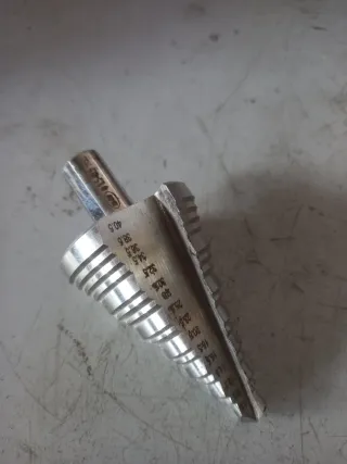 Blue Master broca escalonada