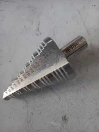 Blue Master broca escalonada