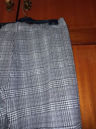 Pantalón de cuadros negro y blanco