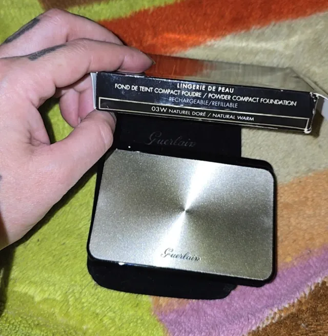 Guerlain Lingerie de Peau Compact
