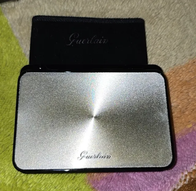 Guerlain Lingerie de Peau Compact