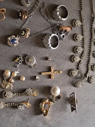 Lote de bisutería variada