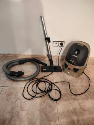 Aspirador Ufesa Mousy Argenta 1500W