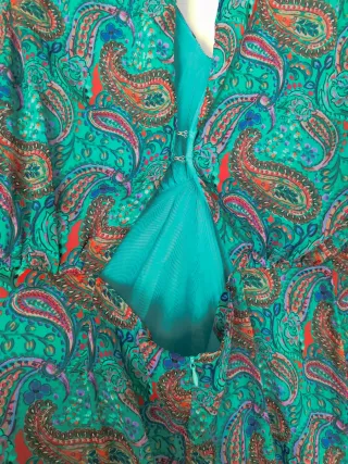 Vestido Hug and Clau estampado paisley