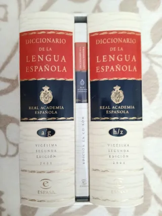 Diccionario en dos tomos tamaño bolsillo