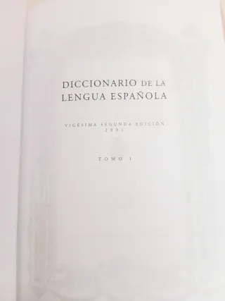Diccionario en dos tomos tamaño bolsillo