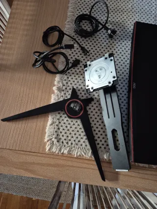 AOC Pantalla curva 24' 144Hz