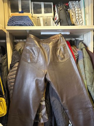 Pantalón de piel marrón