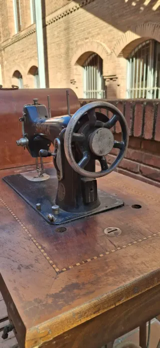 Máquina de coser Sigma antigua