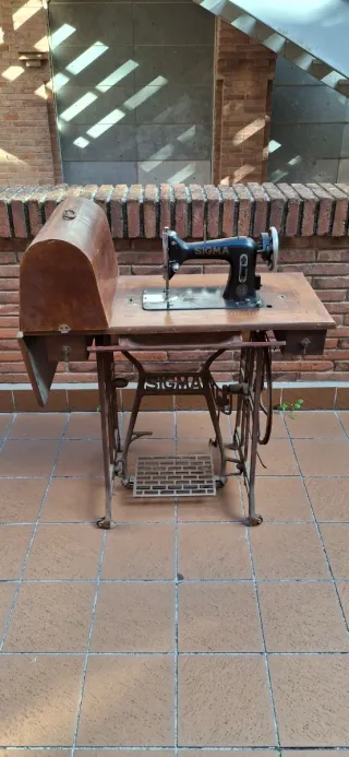 Máquina de coser Sigma antigua