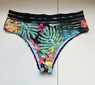 Bikini estampado tropical