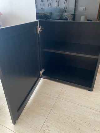Mueble Ikea Negro con Puerta de Cristal