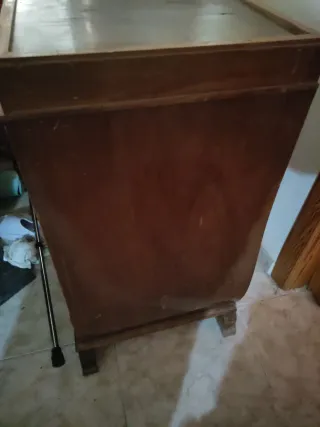 Cofre antiguo de madera