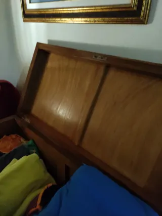 Cofre antiguo de madera