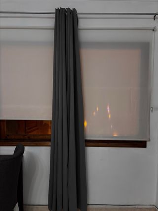 2 cortinas grises