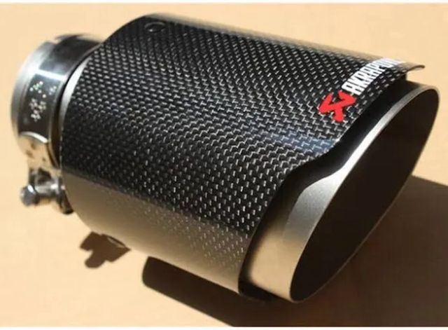 Cola de escape carbono Akrapovic