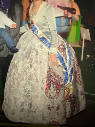 Traje de Fallera