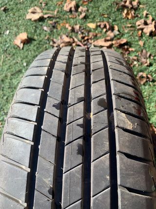 Neumático Bridgestone. Solo 1 unidad