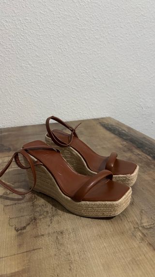 Sandalias esparto marrón
