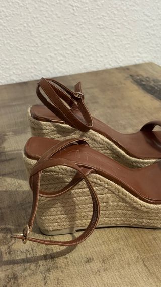 Sandalias esparto marrón