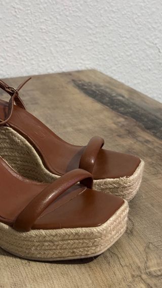 Sandalias esparto marrón