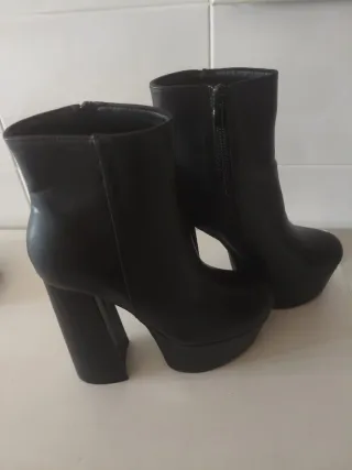 Botines tacón ancho negros