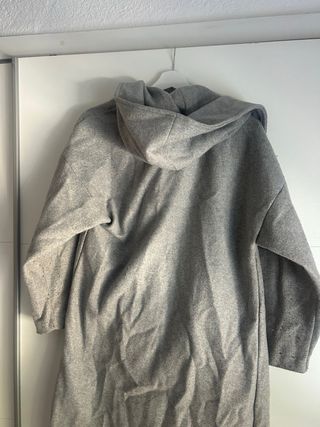 Abrigo largo gris Stradivarius