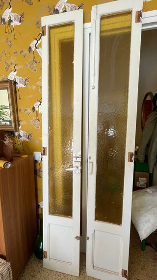 Puertas madera antiguas con cristal