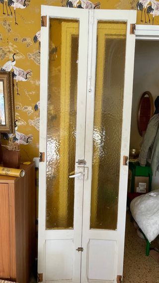 Puertas madera antiguas con cristal