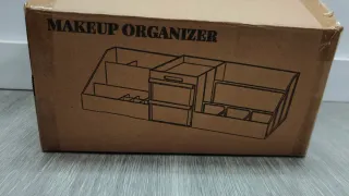 Organizador de maquillaje rosa, con dos cajones