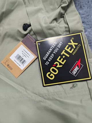 Chaqueta The North Face Verde y Negra