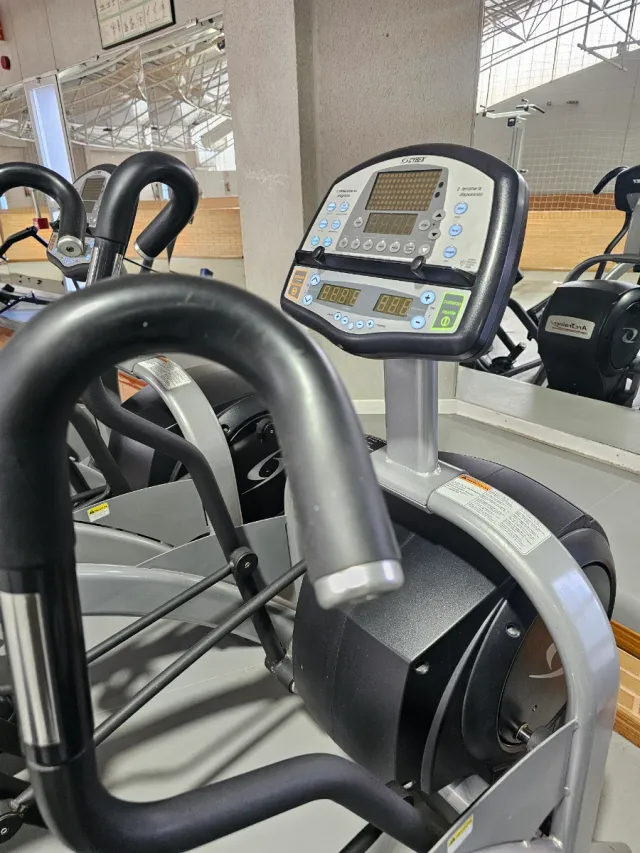 Elíptica Arc Trainer Cybex