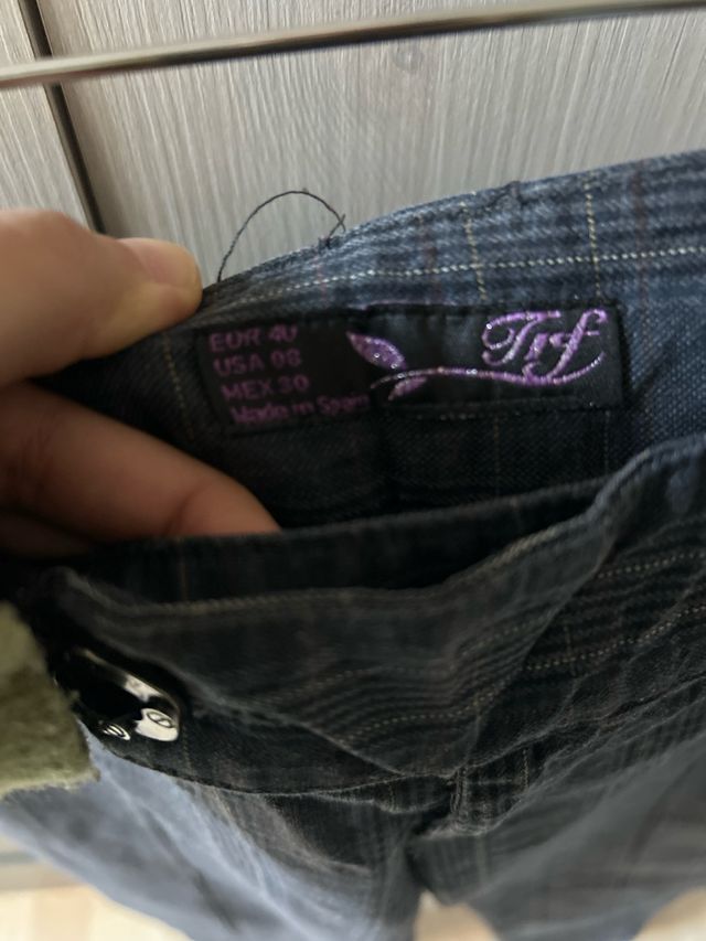 Pantalón de cuadros gris