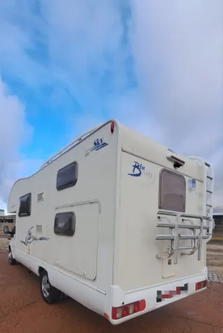 Capuchina Blu Camp Sky 400 6 Plazas