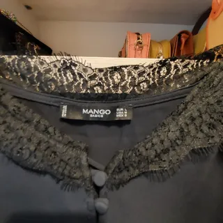 Top Mango Negro Encaje