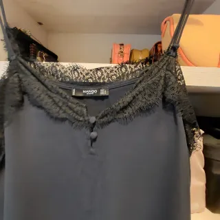 Top Mango Negro Encaje