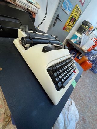 Olivetti Lettera 12 Máquina de Escribir