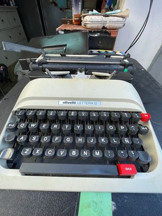 Olivetti Lettera 12 Máquina de Escribir