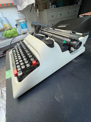 Olivetti Lettera 12 Máquina de Escribir