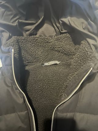 Chaleco Zara Negro con Capucha